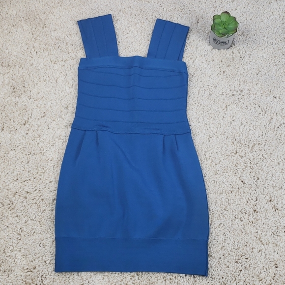 Daslu Dresses & Skirts - Bandage blue dress